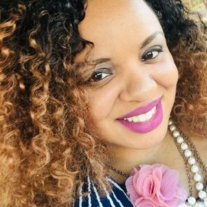 Meet your Posher, Victoria